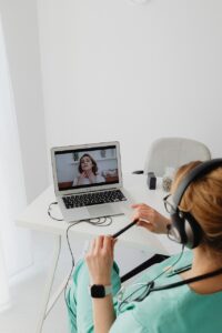 Telemedicina: ya no es solo una alternativa para ahorrar tiempo, sino ahora también para ahorrar dinero